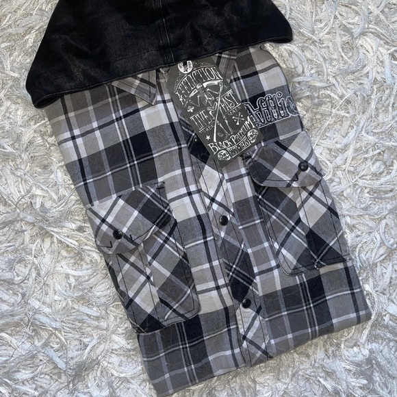 Affliction Hooded Snap Up Tee. L - Picture 12 of 15